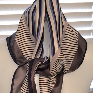 Banana Republic NWT 100% silk scarf blue white black grey colors.Gorgeous! 26X26
